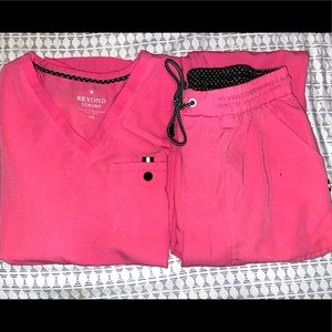Beyond Scrubs- Pink scrub top & bottom set- XS